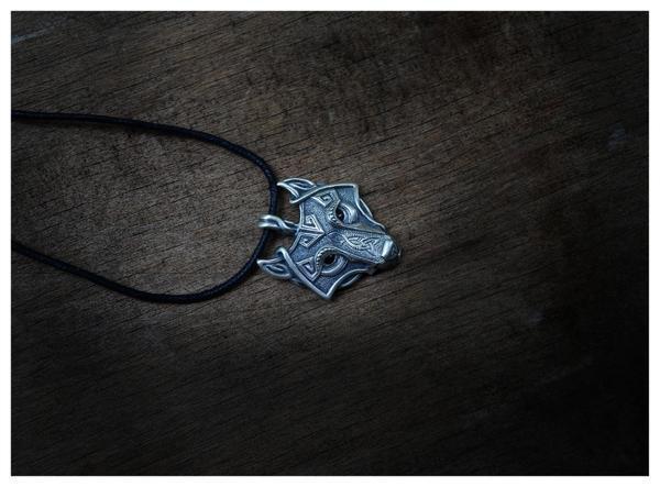 Norse Wolf Head Necklace - Free Shipping!