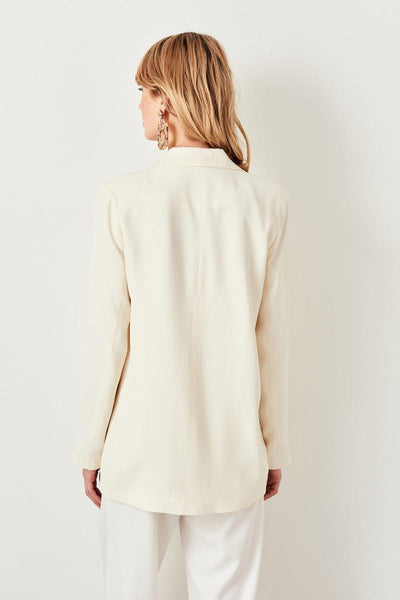Braylon - Elegant White Suit